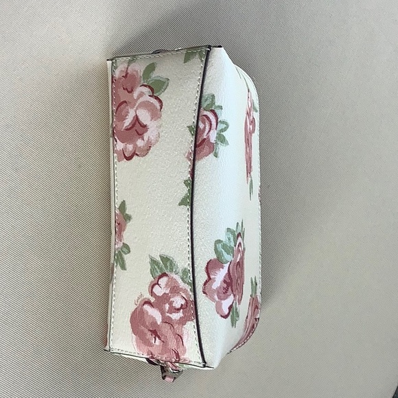 NWT Coach Cosmetic Case - Picture 2 of 6